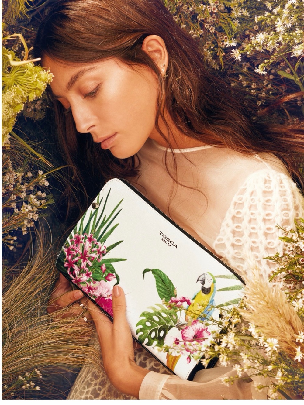 TOSCA BLU White Tropical Floral & Parrot Zip Wallet